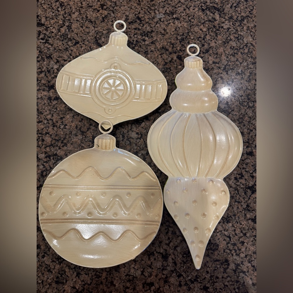 Southern Living At Home Metal Hanging Holiday Trio SLAH - Picture 2 of 6